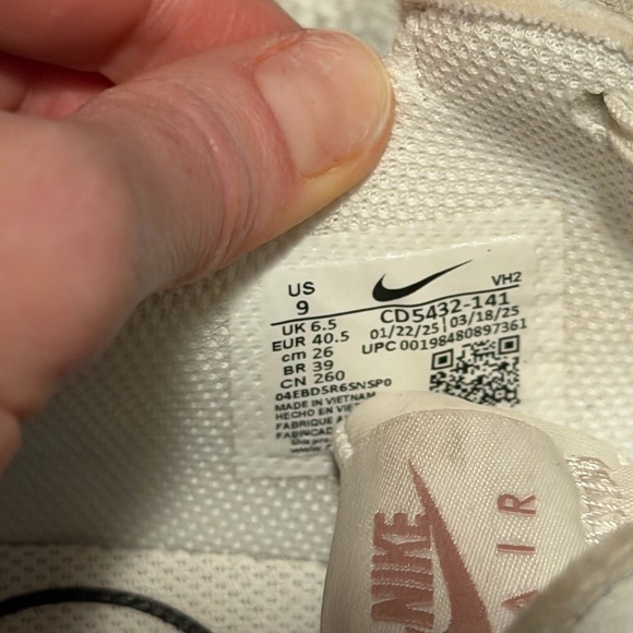 Nike Air Max Excee size 9 (fits like 8.5) - Picture 4 of 6